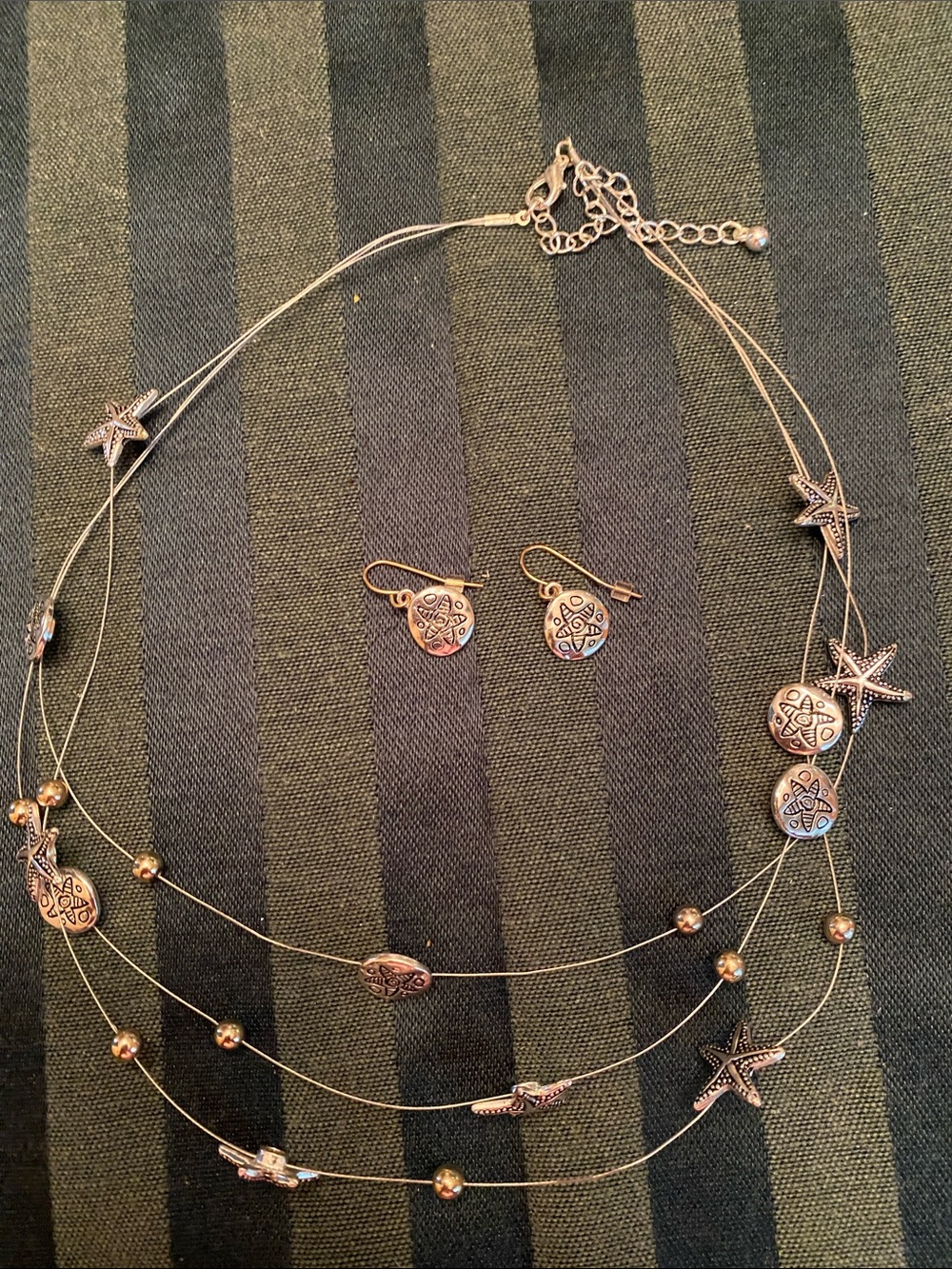 Delicate Silver-Tone Star & Medallion Necklace with Matching Earrings